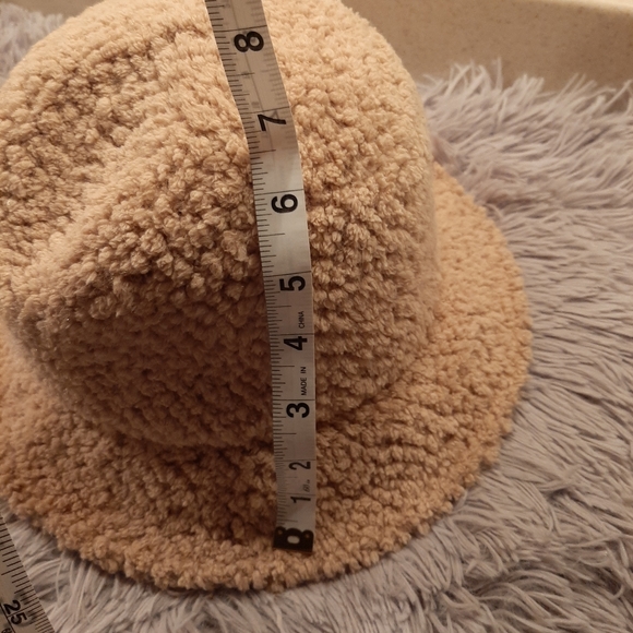 Adora Hat- OS - Picture 6 of 6